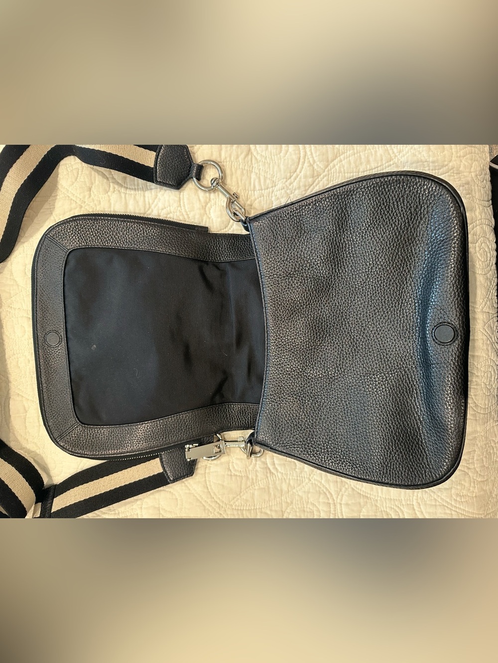 Marc Jacob’s black pebbled leather Gotham crossbody saddle bag. - Picture 7 of 12
